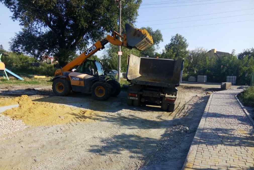 ремонт дороги на басовому куті