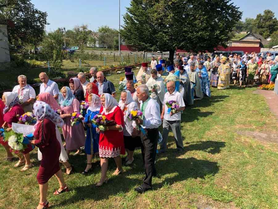 у птиці провели перше богослужіння українською