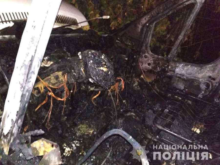 вночі у вельбівно горіло авто