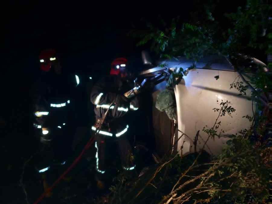 у радивилові водія затисло в розбитому автомобілі
