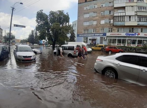 рівне затопило