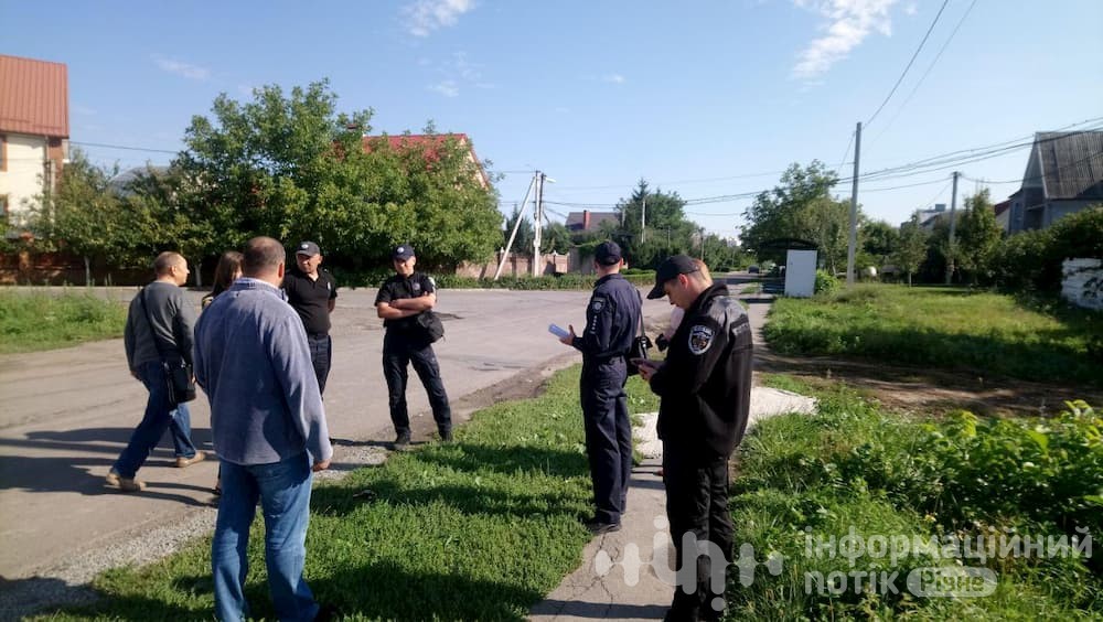 поліція чергує на мітингу у рівному