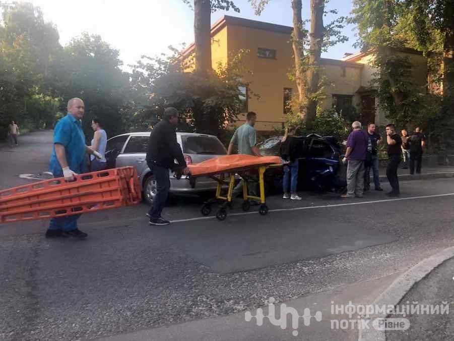 у рівному постраждали в аварії на вулиці хвильового