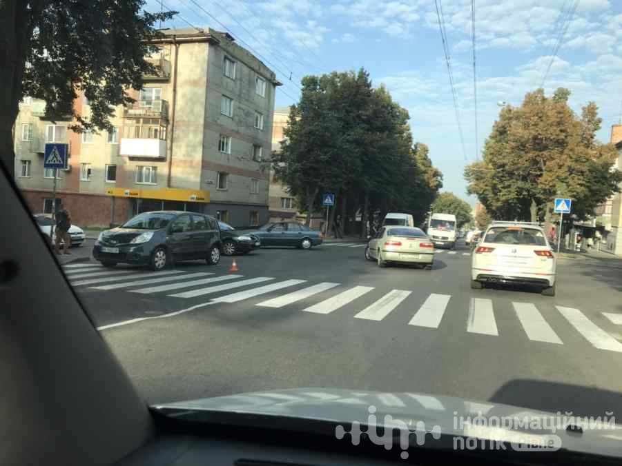 дтп на вулиці степана бандери у рівному