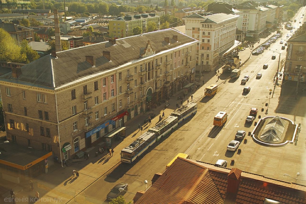 фото рівного