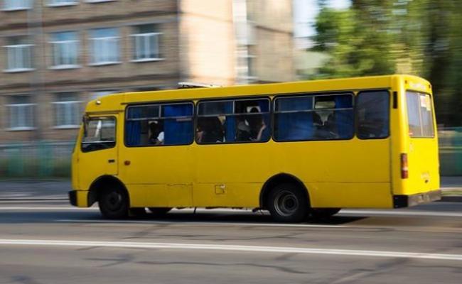 Громадський транспорт у Рівному курсуватиме довше