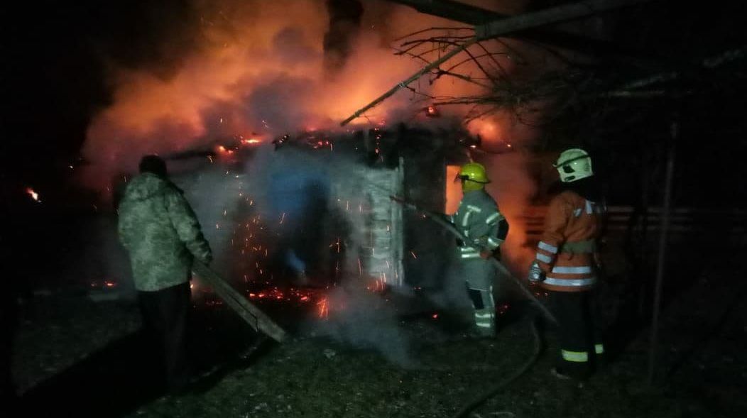 На Сарненщині рятувальники гасили пожежу близько двох годин