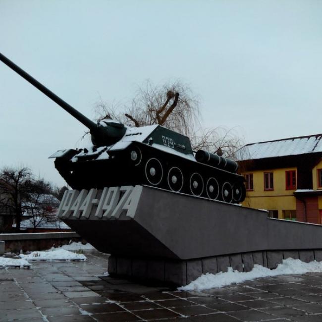 В районі пивзаводу в Рівному перехожі стали свідками дивної поведінки водія легкового автомобіля